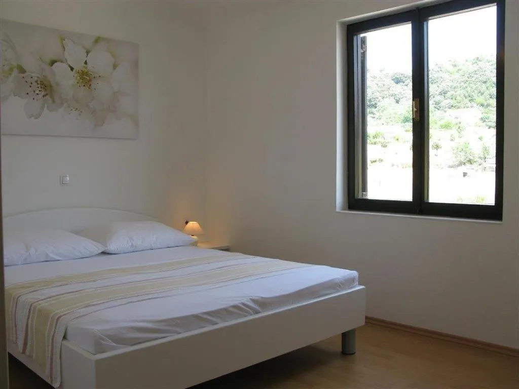 Apartment Palit 16356B Mundanije